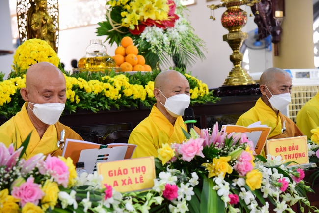 Lễ truyền giới Sa di Phương Trượng